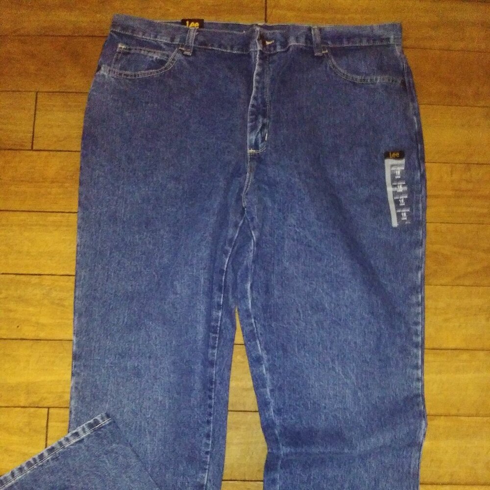 LEE RIDERS NWT DARK WASH LONG WOMEN'S RELAXED FIT STRAIGHT LEG SIZE 18